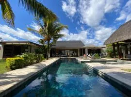 Luxe tropical villa