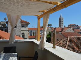 Four Towers Apartments, hotell i Rab