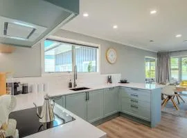 Fairway Views - Golf Course location with Spa Pool
