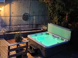 le home du Morel et son jacuzzi