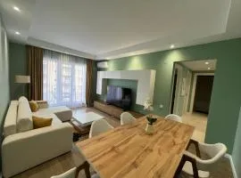 Cosmopolis Family Apartment - Pools & Gym