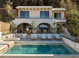 Oriana, Beachfront villa