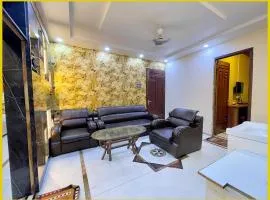 Prime Location SWARGADWAR SEA BEACH - Near Bengali Market- HOTEL KPALACEPURI -near Sea Beach & Temple With-Restaurant - Lift-And-Parking- Facilities-Available-Best Hotel in PURI