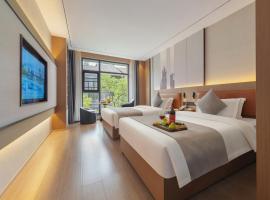 GUI YUAN ZHEN PIN HOTEL -Approximately 3km away from the east gate of Zhangjiajie National Forest Park,Free local specialty breakfast, Attraction Tickets Serivce in advance,Free one-way shuttle service for 4 nights or more,English customer service, hotel in Zhangjiajie