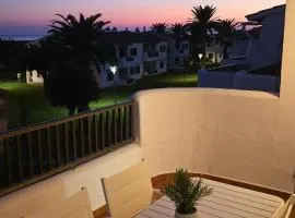Apartamento con terraza y vistas al mar en Son Bou