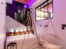 SWEET LEONE II -appartement avec spa privé-Lyon Place Terreaux