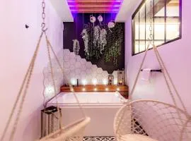 SWEET LEONE II -appartement avec spa privé-Lyon Place Terreaux