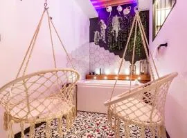 SWEET LEONE II -appartement avec spa privé-Lyon Place Terreaux