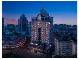 Qingdao May Fourth Square Wanda Meihua Hotel