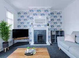 Spacious 3 Bed House by 53 Degrees Property - Close to Crewe Station