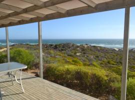 Private Beach Cottage At Ecostays, hotel v destinaci Greenough