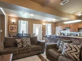 Baronne Street Spacious and Fully Furnished Condo