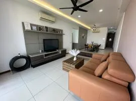 Spacious Comfy 8pax, 3 Bedroom, 2 Car Park, The Landmark