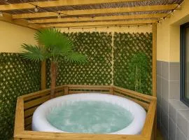 Jacuzzi extérieur privé sans aucun vis-à-vis