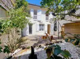 Cozy and Quiet House Close to City Center