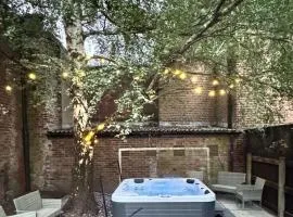 The Secret Garden Retreat With Hot Tub