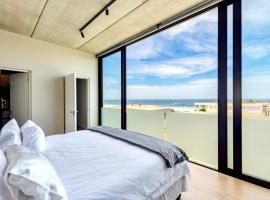 Keursands Luxury Beachside Holiday Escape, hotel in Keurboomstrand