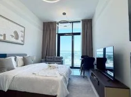 Perfect Studio Stay Near Airport and Theme Park