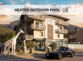 Hi Hotels Torbole - Heated Outdoor Pool & Spa