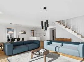 Luxury A Apt 5BR & Harbor Views