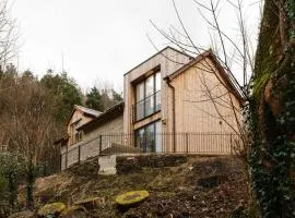 Cwmwbwb Lodge