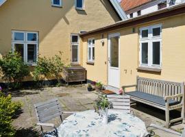 Holiday Home Detlef - 200m from the sea by Interhome, hotell sihtkohas Rønne
