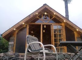 StoneWood Cottage At Country Club Resorts Balakot, αγροικία σε Bālākot