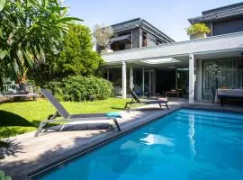 Élégante Maison Spacieuse avec Piscine porte Bordeaux