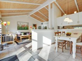 Holiday Home Reinbald - 1km from the sea by Interhome, hôtel à Mølby