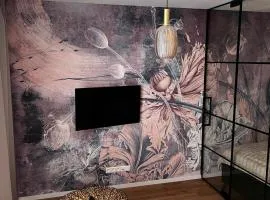 Castle & City, stay in G104