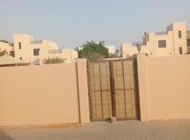 Holiday villa al dhafra region ghayathhi, ξενοδοχείο στο Άμπου Ντάμπι