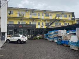 Apartamento Mobiliado 2 quartos no centro com ar cond. Netflix