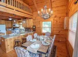 Mnt Views, Close to Everything, Hot Tub, Sleeps 4 - Buena Vista Cabin