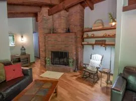 Private and Modern Blue Ridge Mountain Chalet- Sleeps 6 Dogs Welcome