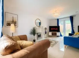 Waggon by Alt-Stay Accommodation - 4 Bed Detached Contractor and Relocation Accommodation in Leeds with Fast Wi Fi, Driveway Parking, Netflix, Full Kitchen, Laundry Facilities - Long Stay Ready with Weekly and Monthly Rates