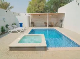 Dar 66 Digdagga Pool Chalet with Jacuzzi