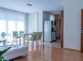 Evgeny's Stylishly Designed 2 Bedroom Apartment plus Garage!