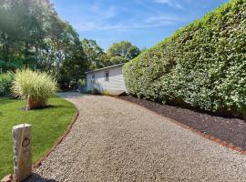 Cape Breeze Cottage, khách sạn ở Osterville