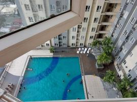 Casa Vides at Victoria Sports Tower beside GMA Kamuning MRT Station，馬尼拉的有熱水按摩池的飯店