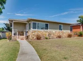 4 Mi to SoFi Stadium, Fenced Yard Modern Retreat!