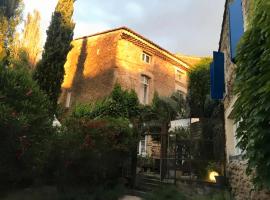 Les Aiguières en Provence, hotel in Suze-la-Rousse