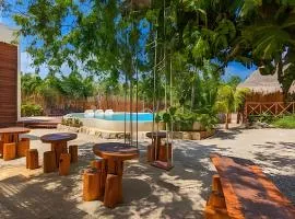 Stunning 6 Private Villas & PH /Wifi/AC/Pool/Gym.