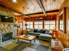 Walk to Houghton Lake Cabin with Fire Pit!