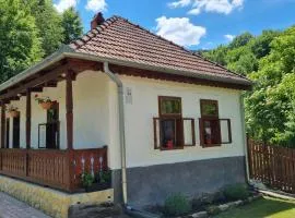 Hutai Meseház