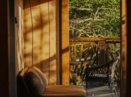 Lootvina Houses - Linnast välja, puu otsa!