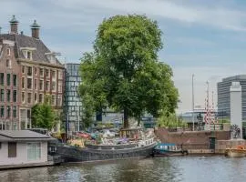Houseboat Reussi