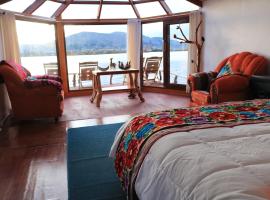 Titicaca Lodge Flotante, ξενοδοχείο στο Πούνο