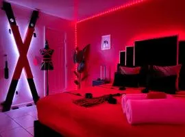 Luxury Lovers Escape Hot Tub & Fantasy Suite