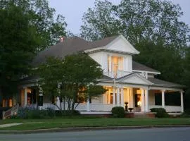 The Chaska House & Cottages
