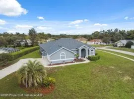 Beautiful vacation house on the hill